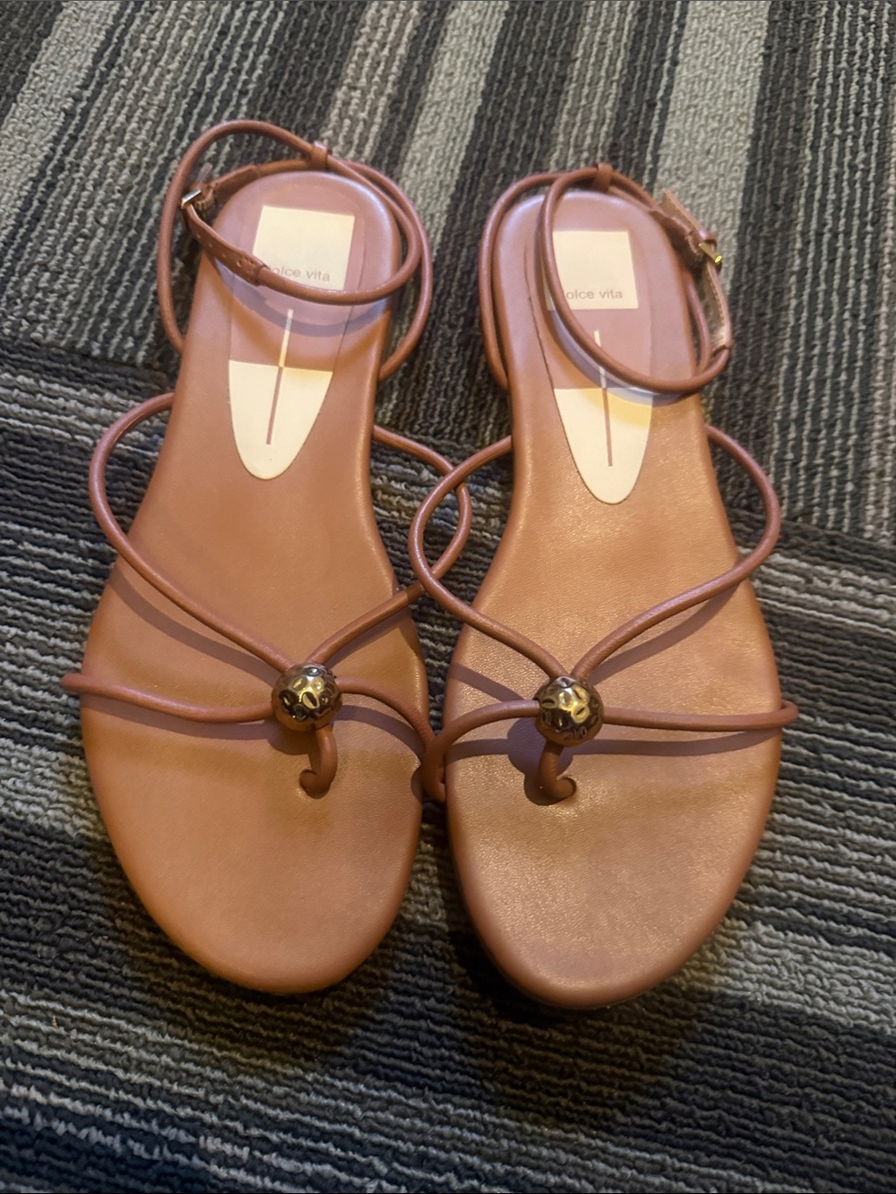 Dolce Vita Kenley Sandal in Saddle Size 7.5